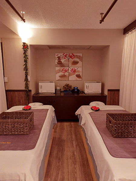 Couples massage at Waikiki Wind Spa
